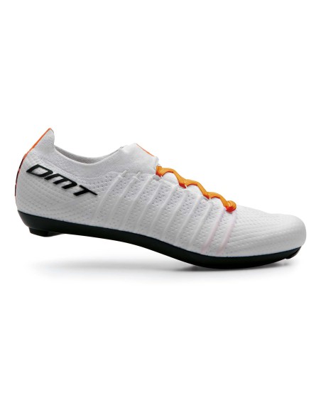 Zapatillas DMT KRSL: comodidad y rendimiento para tus salidas en carretera