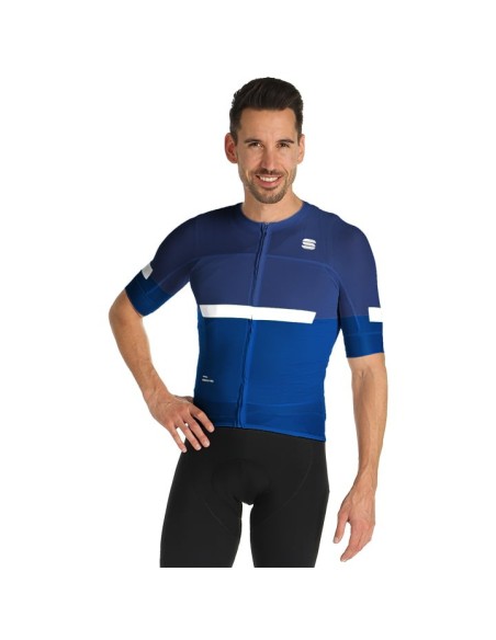 Descubre el Maillot de Mangas Cortas Evo Azul: Comodidad y Estilo para tu Aventura