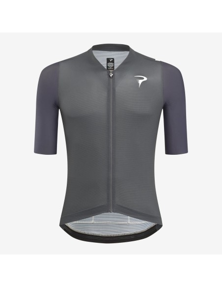 Maillot Pinarello F7 en gris, el aliado perfecto para tus carreras